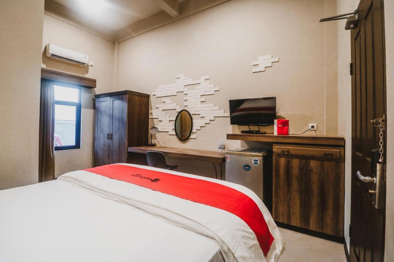 Reddoorz Plus Near Mall Slipi Jaya Jacarta Exterior foto