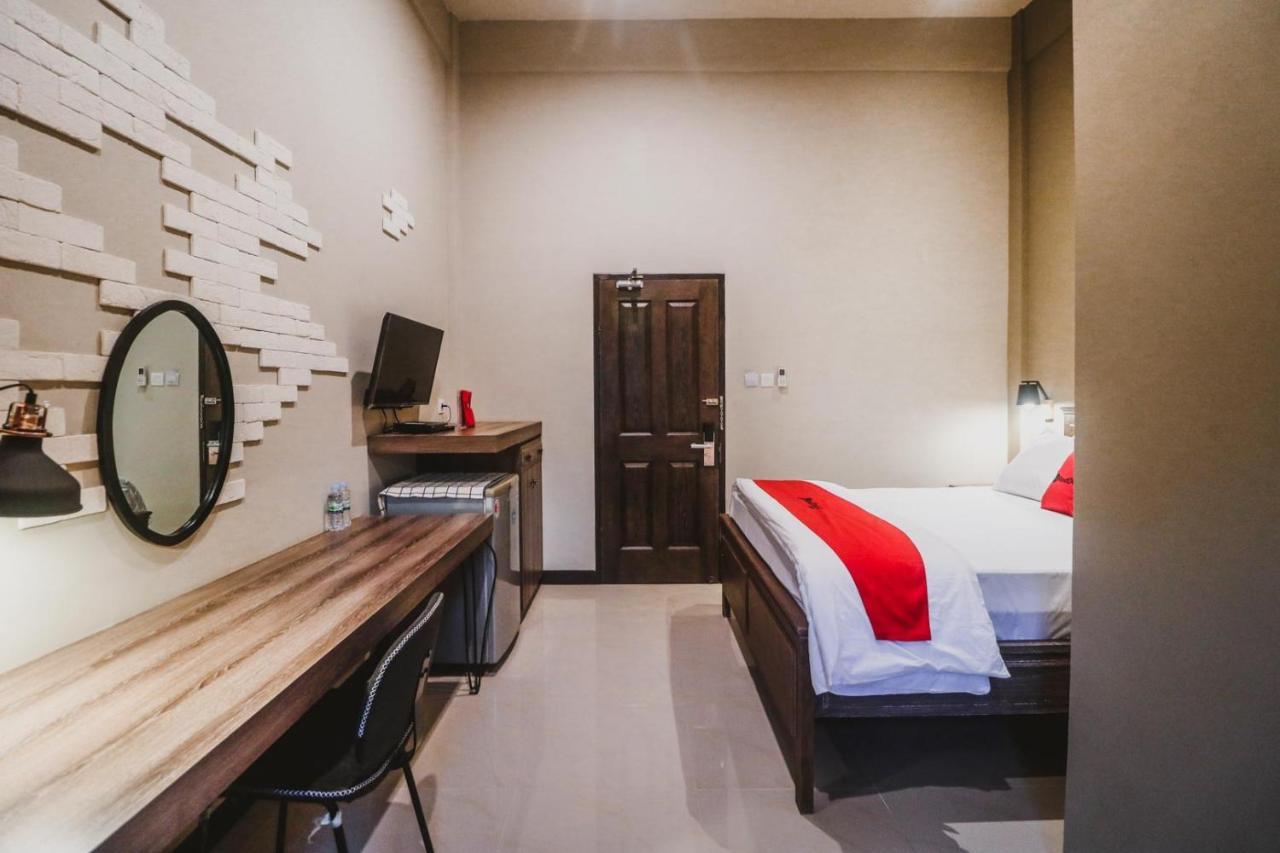 Reddoorz Plus Near Mall Slipi Jaya Jacarta Exterior foto